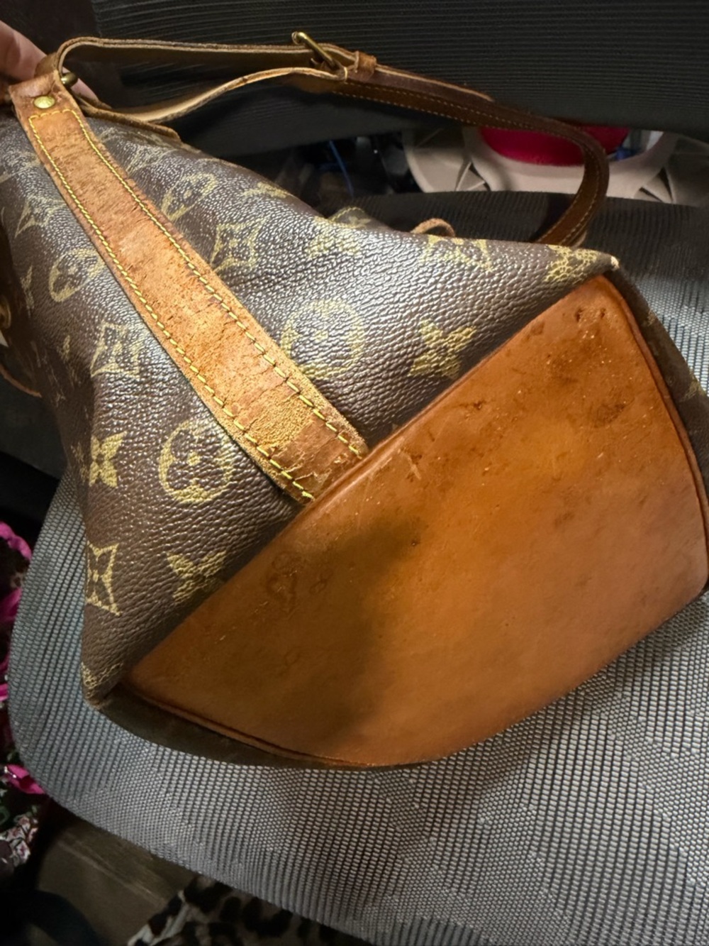 Louis Vuitton Monogram Canvas Bucket Shoulder Bag in Brown and Tan - Picture 13 of 16